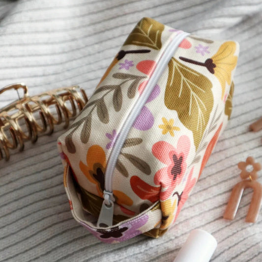 Mini Mod Flower Makeup Bag